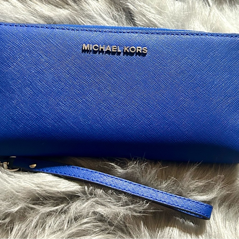 💙💙NWOT💙💙Michael Kors Jet Set Sapphire Blue Wallet